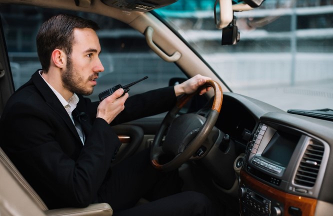 365Pilots | What Is a Pilot Car Service and Why Oversize Loads Need One